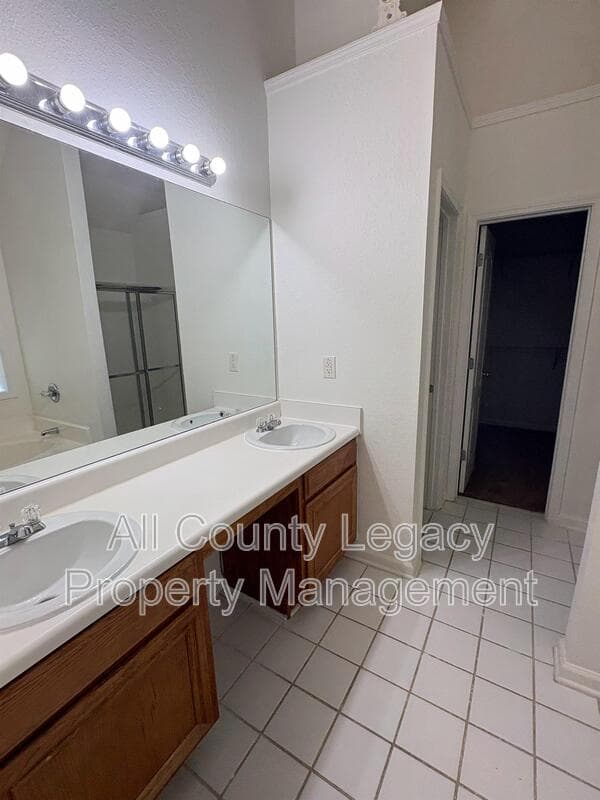 Snellville House: 2803 Newtons Crest Cir
