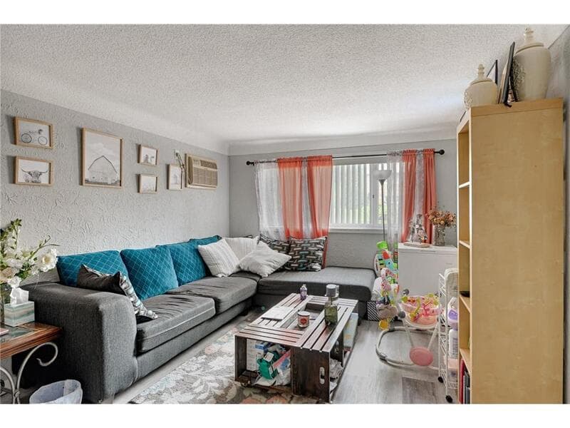 Newport Condo: 1659 10th Ave