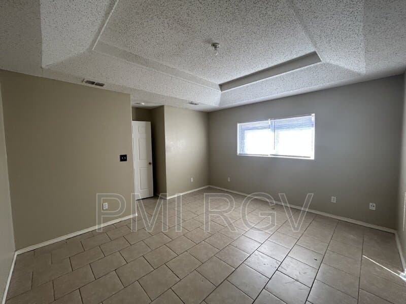 Edinburg House: 1021 Denver