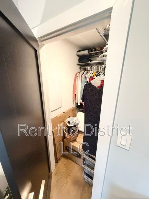 Washington Condo: 2615 University Place NW