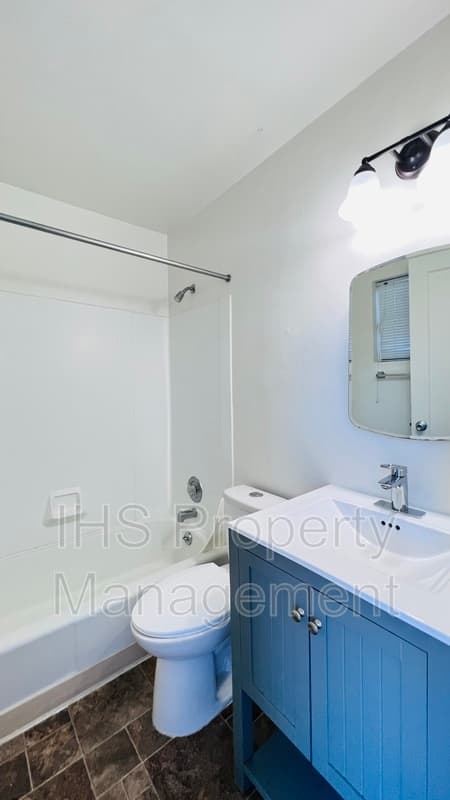 Richland Condo: 1213 George Washington Way