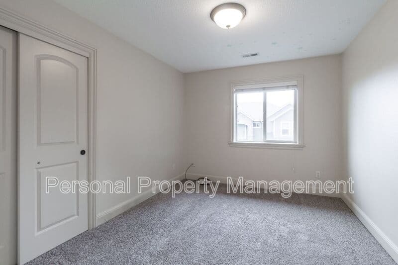Washougal House: 4164 Forest View Drive