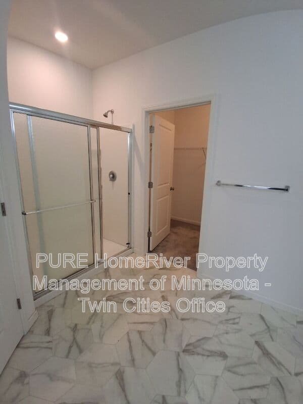 Woodbury House: 4739 Schilling Ct