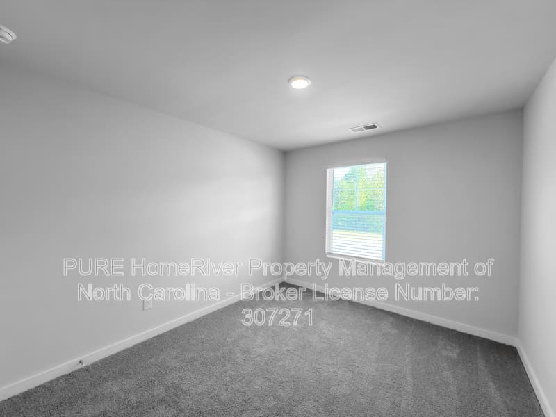 Hickory House: 2953 31st St Ln NE
