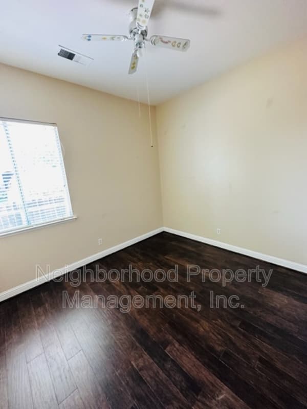 Fresno House: 5741 East Erin Avenue