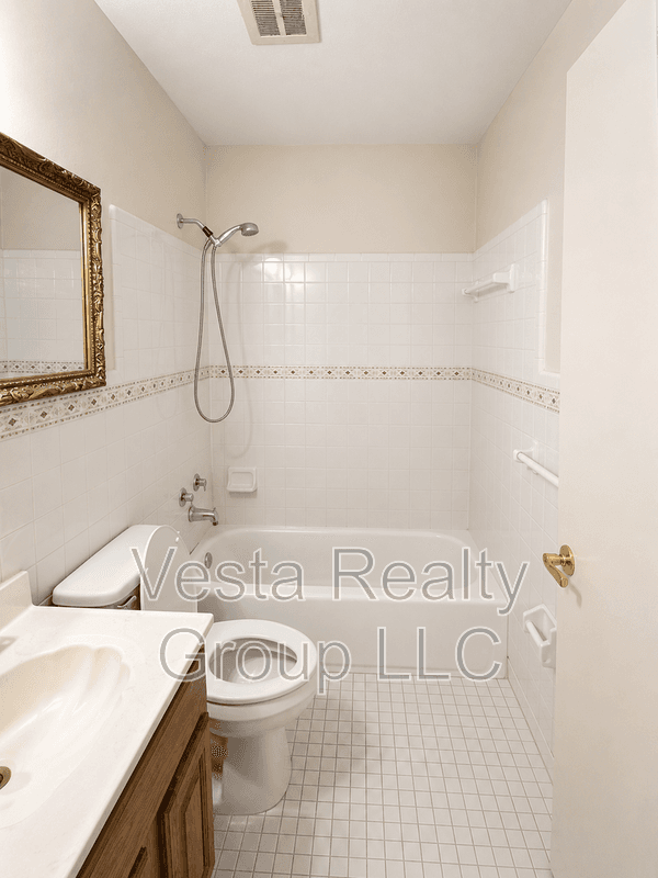 Rex House: 3543 Meadowview Ct