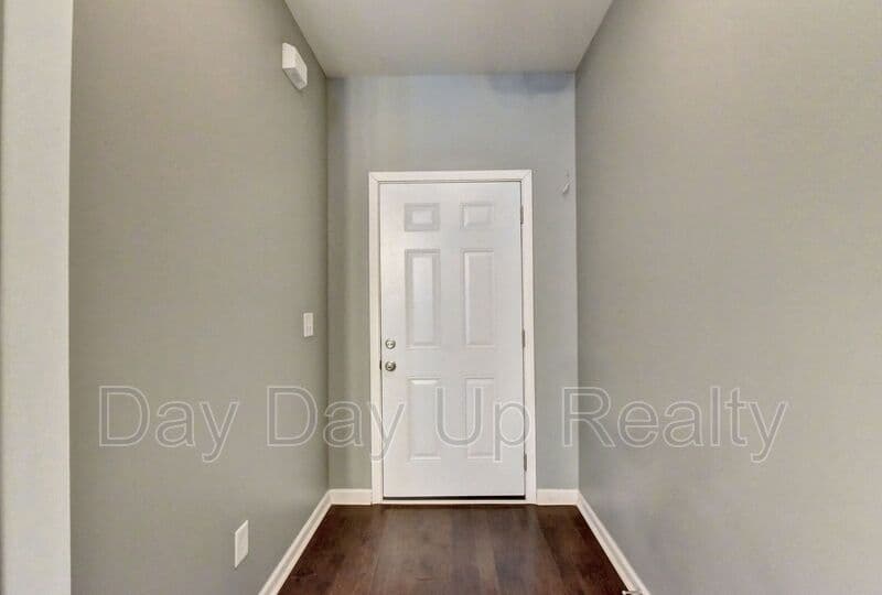 Suwanee House: 5605 Bright Cross Way
