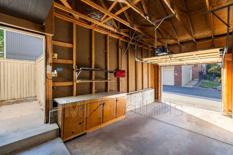 Golden Townhome: 206 South Holman Way