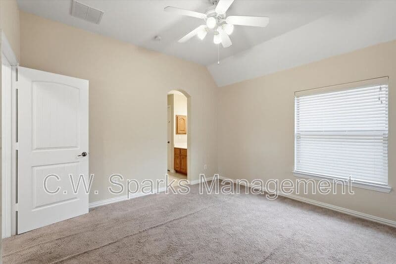 Dallas House: 6716 Prairie Flower Trail