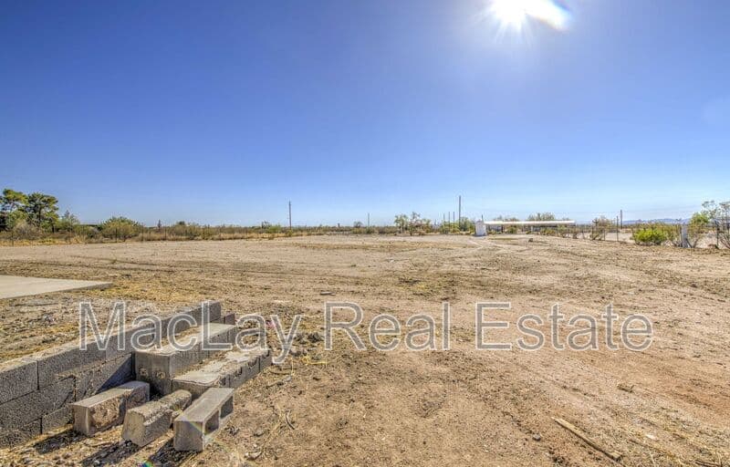 Florence House: 20968 E Florence Kelvin Hwy
