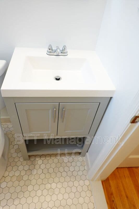 Silver Spring Condo: 8802 Plymouth St