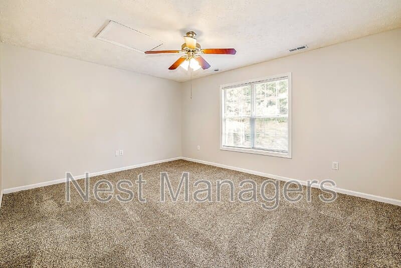 Fayetteville House: 519 Abbottswood Dr