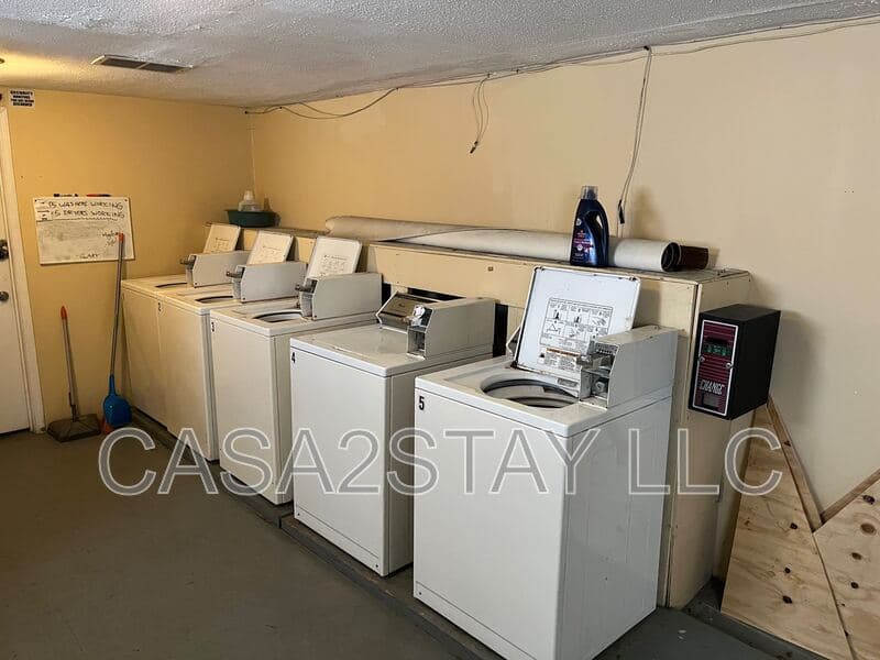 Radcliff Condo: 1404 S Wilson Rd