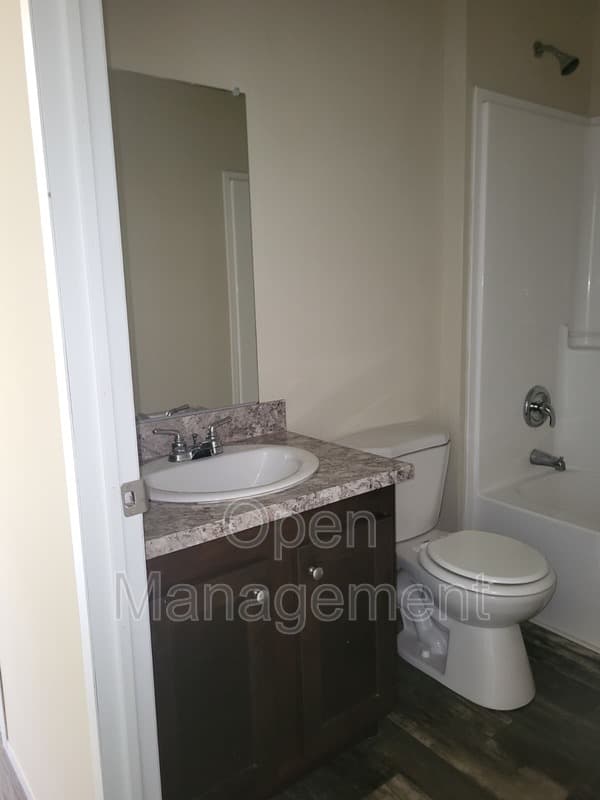 Louisville House: 3416 Kramers Ln