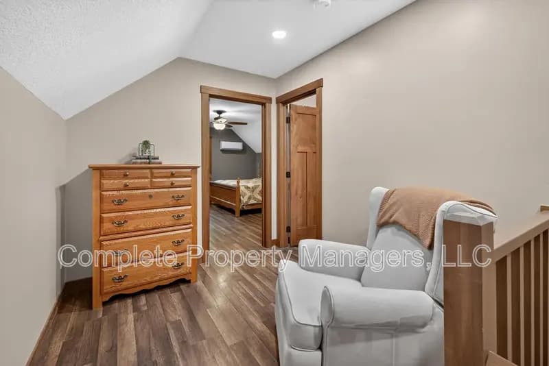 New Richland House: 23619 180th Street