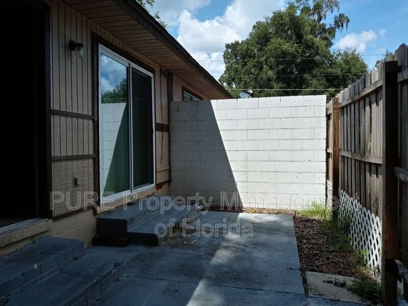 Ocala House: 1970 SE 40 Street Rd
