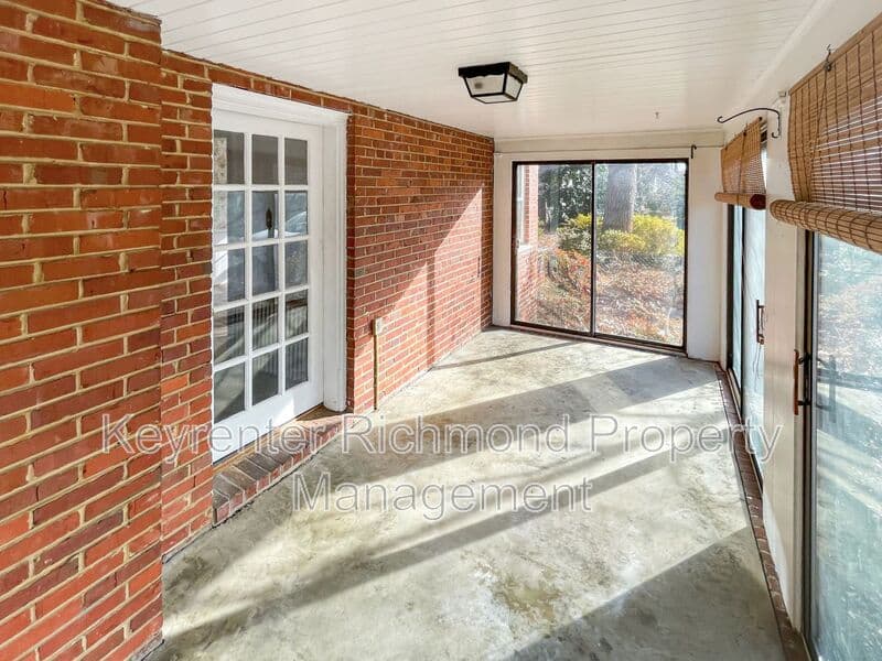 Richmond House: 701 Maple Ave
