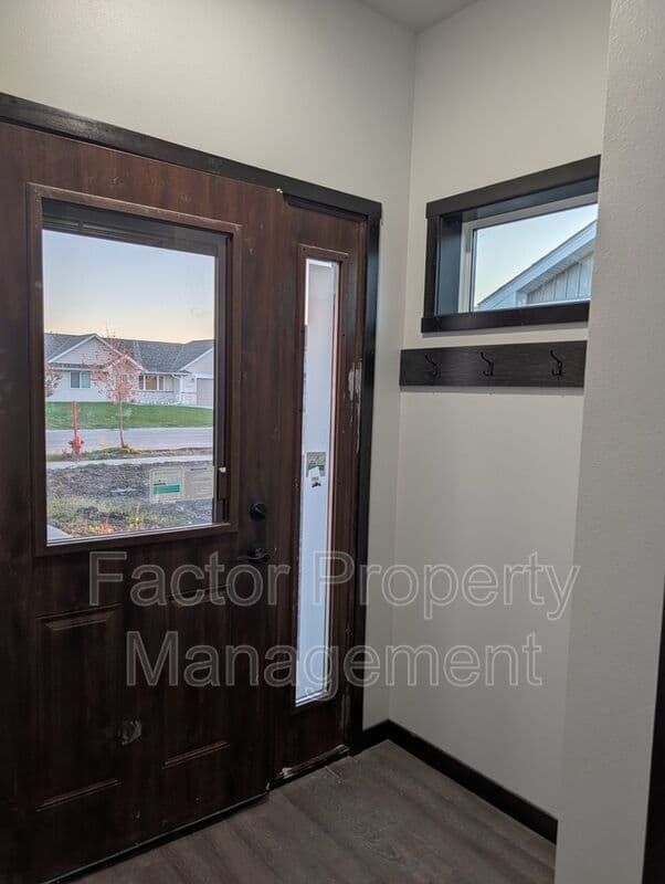Mankato House: 3114 Noble Drive