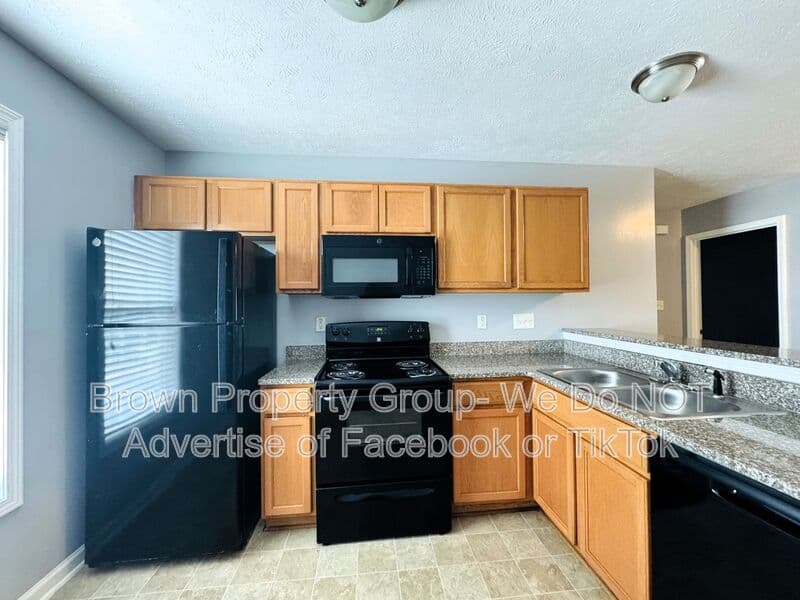 Fayetteville House: 3611-A Dornoch Dr