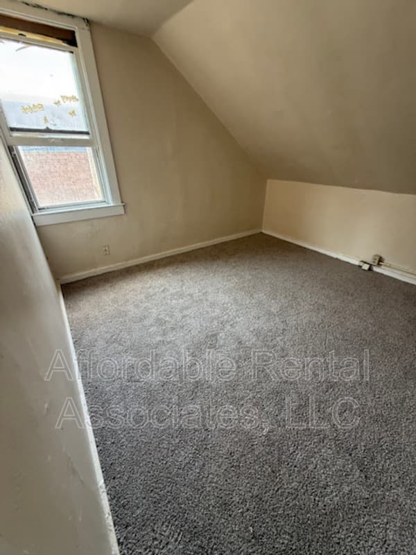 Milwaukee Condo: 1569 S 10th St