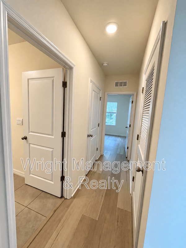 Odessa House: 15450 Black Pepper Lane