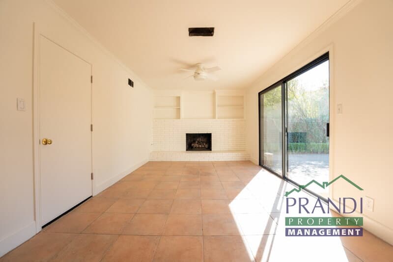 San Rafael House: 4 Trellis Dr