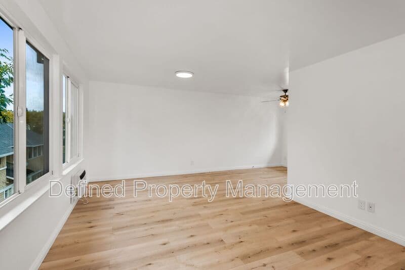 Los Angeles Condo: 1522 S. St Andrews Place