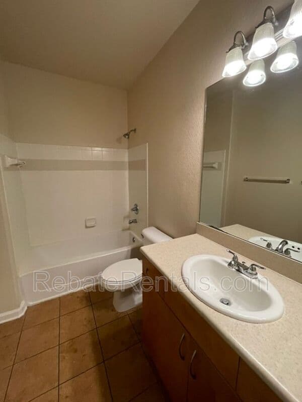 Jacksonville Condo: 8290 Gate Parkway W