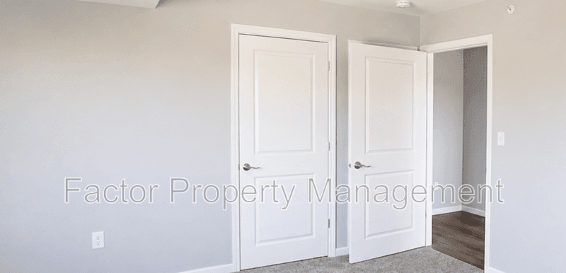 Belle Plaine Condo: 561 Elk Street South