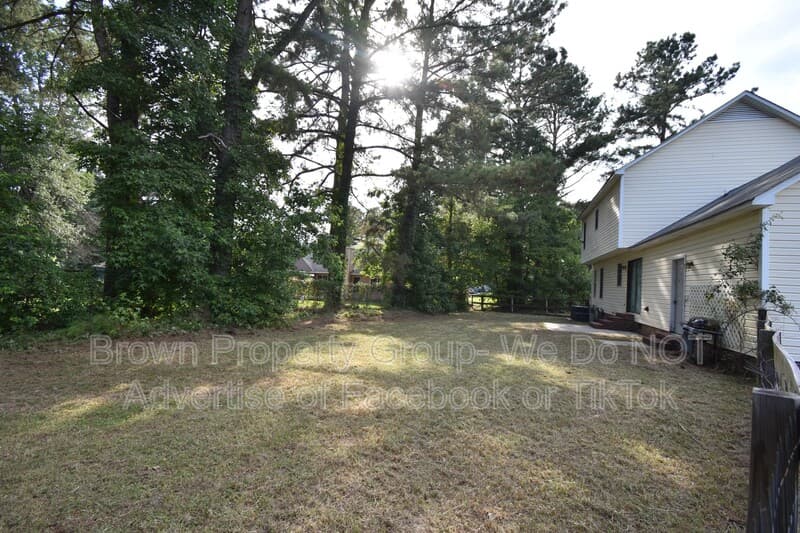 Raeford House: 202 Cobblestone Ct