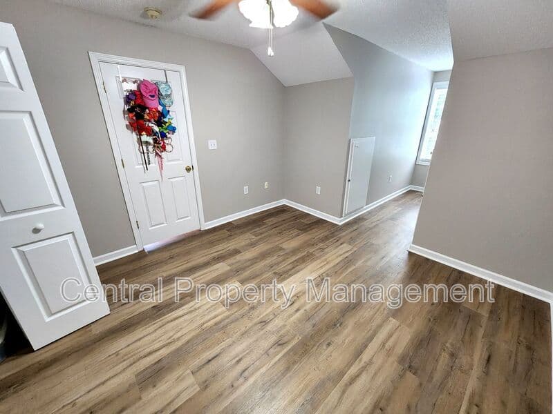 Moore House: 303 Rexford Drive