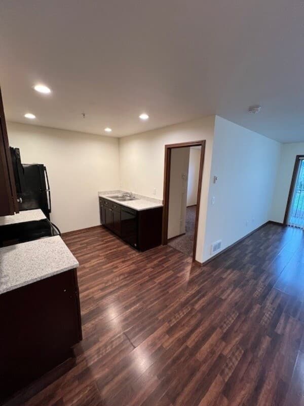 Lynden Condo: 2009 Aaron Drive  - 203