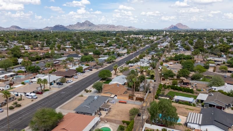 Phoenix House: 1331 W Missouri Ave