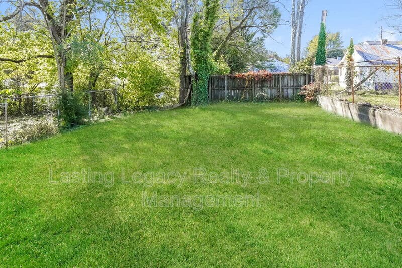 Winston Salem House: 438 W 24th Street