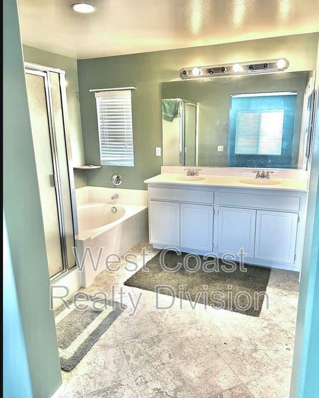 Lake Elsinore House: 18468 Hillview Lane