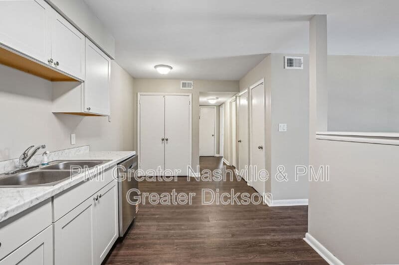 Dickson Condo: 405 Spring Street