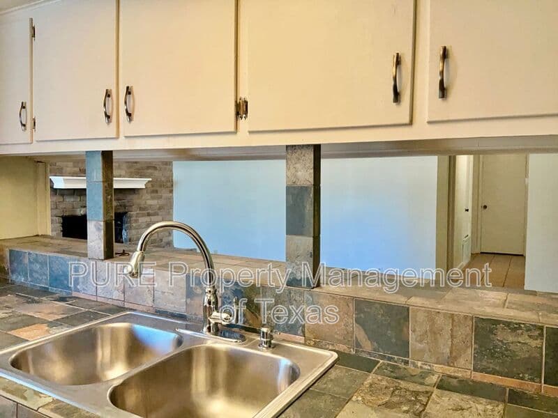 Georgetown House: 408 E Central