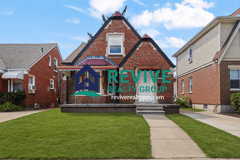 Detroit House: 18503 Prairie Street