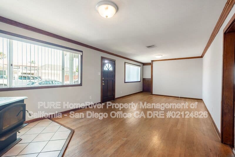 San Diego House: 1535 Meade Avenue