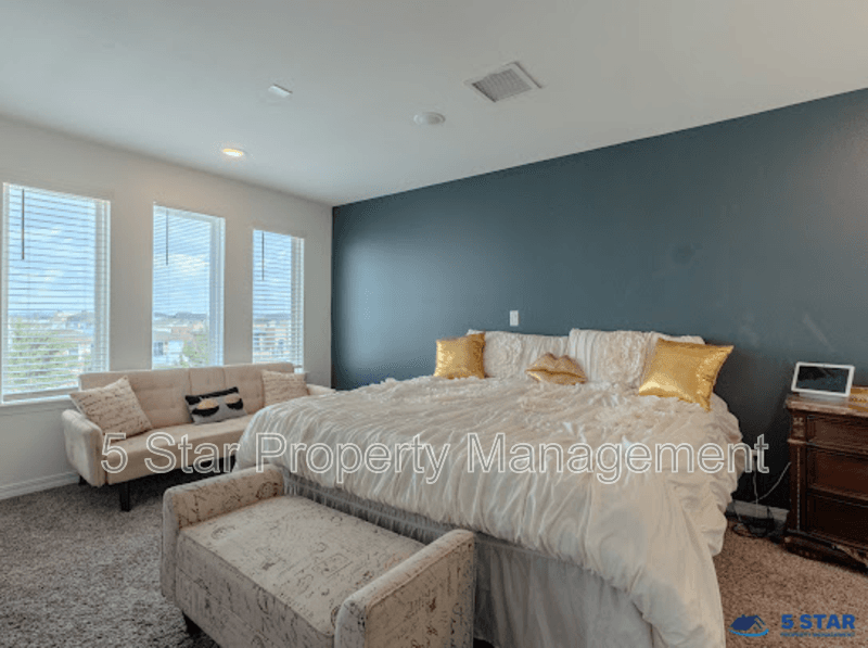 El Paso House: 2233 Mike Price Dr