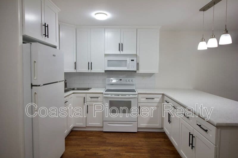 Clearwater Condo: 1257 Drew St