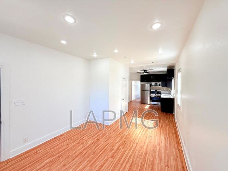 Los Angeles House: 1870 Daly Street