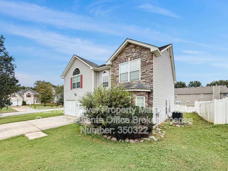 Locust Grove House: 131 Laughlin Dr