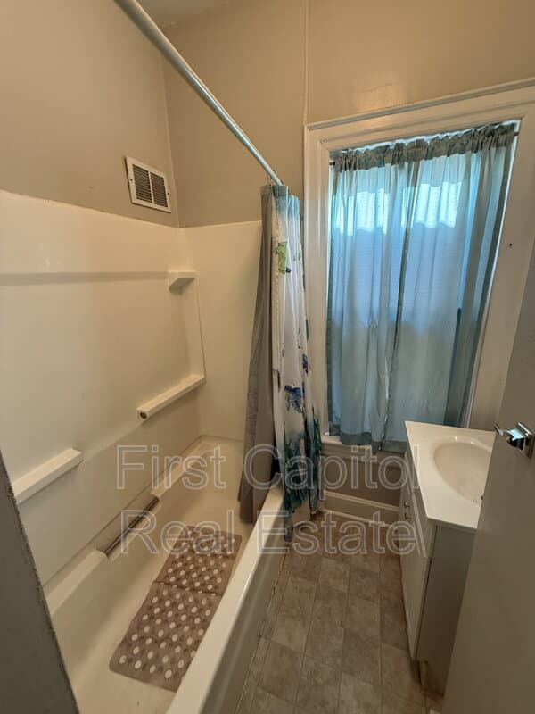 Hanover Condo: 532 Broadway