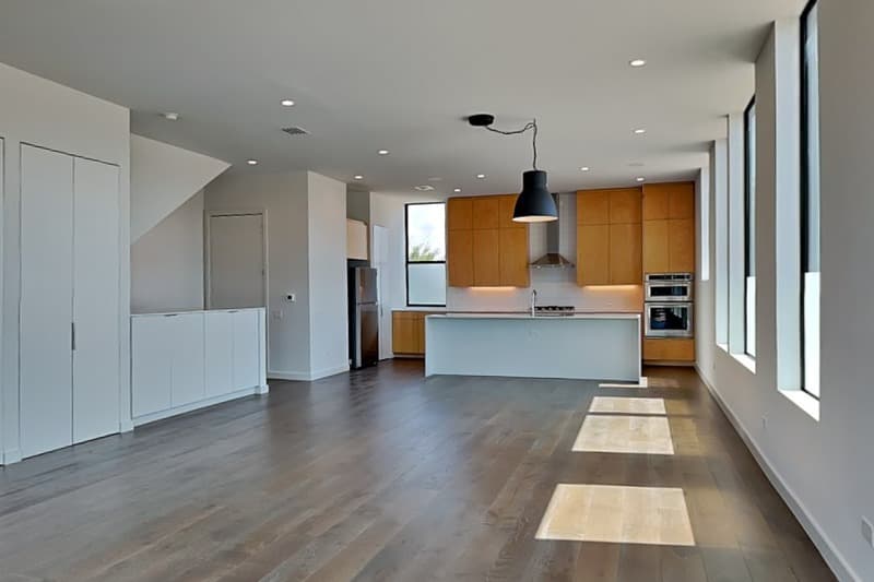 Dallas House: 103 Forest Star Dr