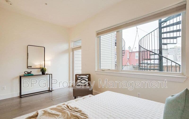 Washington Condo: 3227 Sherman Ave NW
