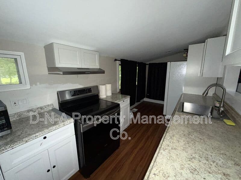 East Stroudsburg House: 3377 Masons Lane