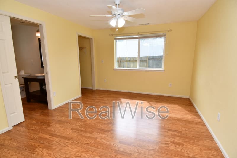 Roseburg House: 187 Georginna Dr