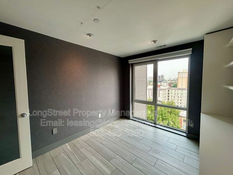 Portland Condo: 300 NW 8th Ave