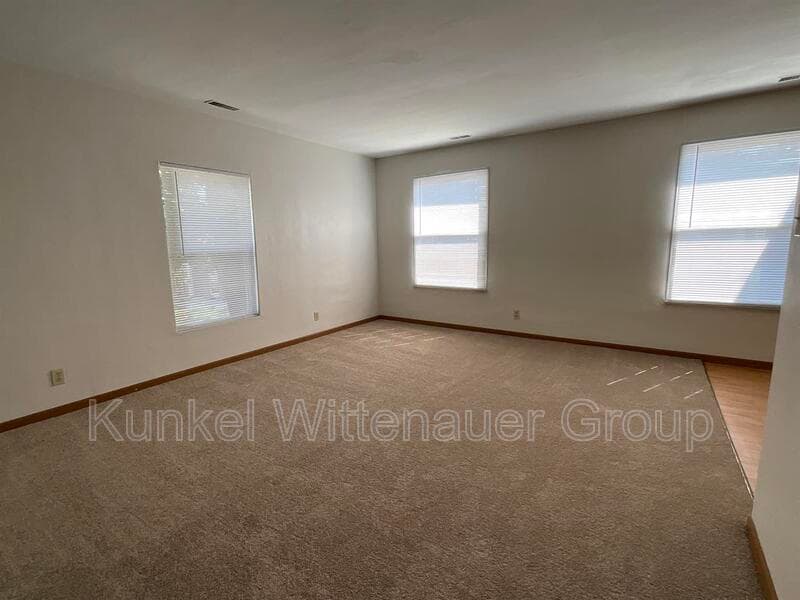 Swansea Condo: 1813-4 Jamestown Road